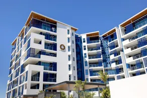 3BR Lux Beachfront Escape - Pool Gym King bed - Image 5