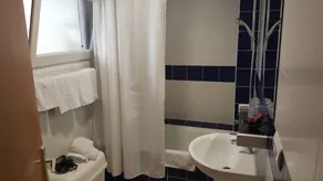 Hostal Residencia Catalina - Image 4