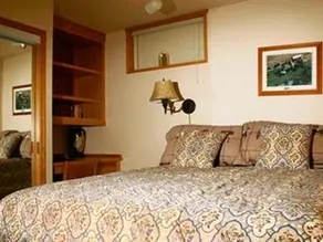 Willow Pond Country Bed and Breakfast - Image 2