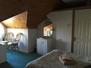 Ocean Crest Guesthouse - Image 5