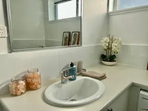 Large two bedroom apartment in Glen Iris - Image 5