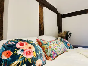Log Burner and Beamed Ceilings king Size Bed - Image 4