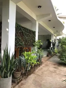 Senanayaka Holiday Inn - Image 4