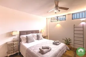 Town house with jacuzzi and foosball table - Image 3