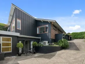 Lakeview House - Taupo Holiday Home - Image 2