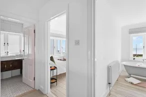 The Pink House, Budleigh Salterton - Image 2