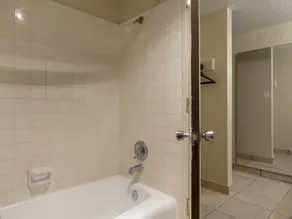 Lazy 8 Motel - Image 2