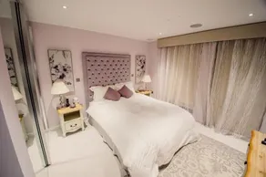 Lovely 4/BDR Penthouse w/ lovely views - Image 4