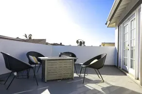 Lovely Beach Home - 2 min walk to the beach - Game Room - Channel Islands! - Image 4