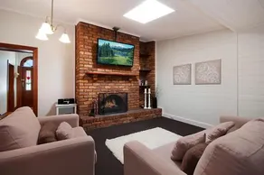 Historic Central Cottage In Warrnambool - Image 5
