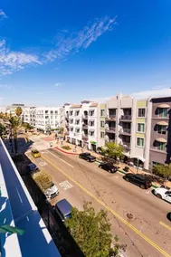 1 Bdr Condo w Patio Close to the beach - Image 4