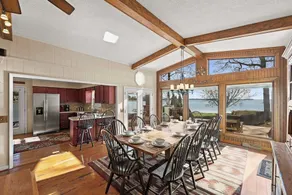 Bear Creek Lodge by Avantstay Lakefront + Dock - Image 3