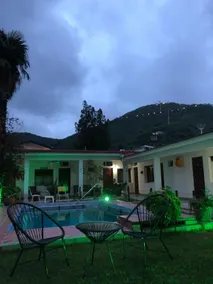 Petit Hotel - Image 4