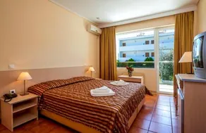Nautica Bay Hotel - Image 3