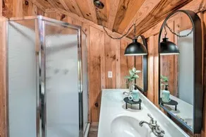 Charming Lakefront Retreat with Pier and Grill! - Image 5