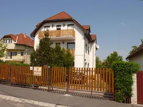 Villa Korall Panzio - Image 2