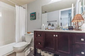 Cozy Retreat in Central East Austin - Image 3