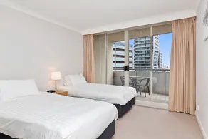 High Park Tower by Wyndel Apartments - Image 3