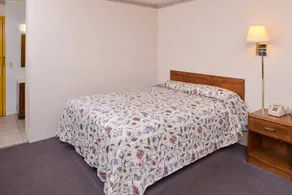 Red Carpet Inn North East - Image 3