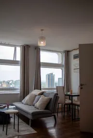 City centre & Parking 2 Bed AP - Image 4