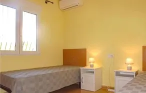 3 Bedroom Accommodation in Els Poblets - Image 3