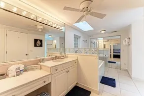 Cottage On Lido Key - One Block To Beach Pool - Image 2