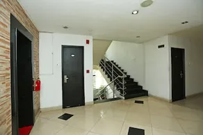 Hotel Veenu International - Image 2