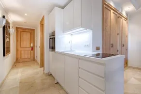 Bahia Beach Apartments Estepona - Image 4