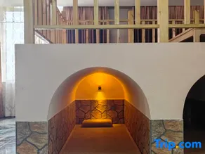 Xingtang Xinghua Business Hotel - Image 5