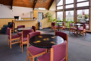 Red Carpet Inn North East - Image 2