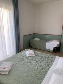 Hotel Capri - Image 2