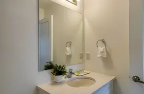 Premium Stay at Niagara falls - Image 3