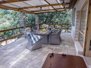 Pebble Bay Paradise House - Image 2