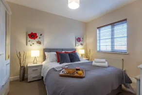 Cheshire House - In The Heart Of Cheshire - FREE Parking - Image 3