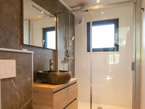 Luxury Lodge With Private Swimming Pool - Image 4