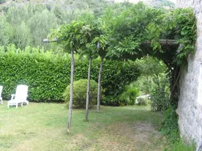 Cozy Holiday Home in La Souche by Le Lignon River - Image 4