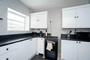 Modern 2-bed House Liverpool Close to Aintree Hosp - Image 3
