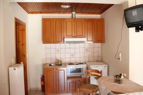Stis Kyra - Vasilikis - Image 4