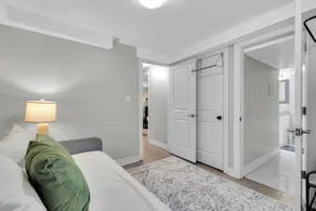 Mississauga Manor - Meadowvale - Image 3