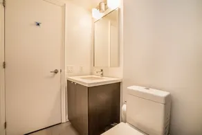 Yorkville Business Travel 2 Beds - Image 2