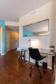 Luxury Suite, Fast Wifi, King Bed, Pool And Spa - Image 1
