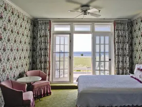 Hotel Iroquois - Image 2
