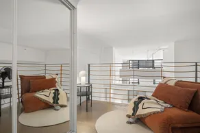 Classic 1-Bed City Stay Near Eateries and Laneways - Image 2