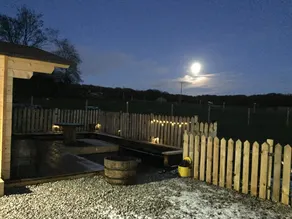 Cosy 1 bed Farm Stay Cabin - Image 3