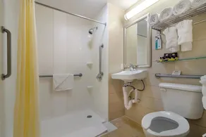 Best Western Plus Plaza Hotel New York City - Image 4