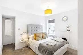 Bank Chambers Apartments - Image 4