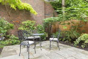 Veeve Two Bedroom Apartment in Earls Court - Image 5