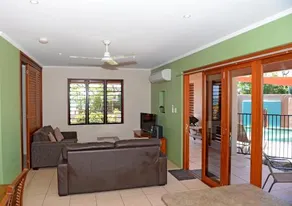 Pandanus Holiday Apartments - Image 3