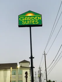 Garden Suites LaPorte - Image 5