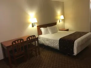 Woodburn Inn - Image 4